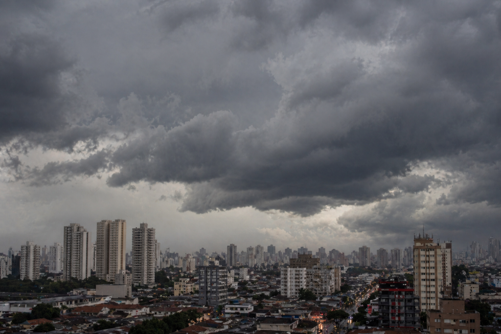 quarta-feira-tera-tempo-instavel-e-chance-de-chuva-em-diversas-regioes-de-sp